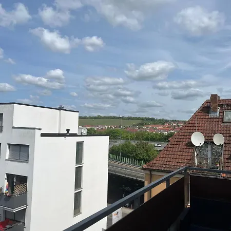 Schone Nahe Innenstadt Apartment *